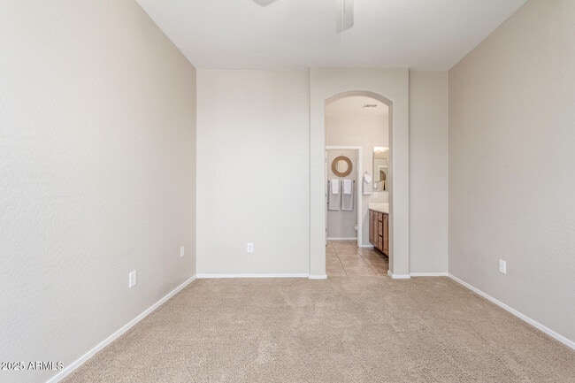 Building Photo - 15240 N 142nd Ave