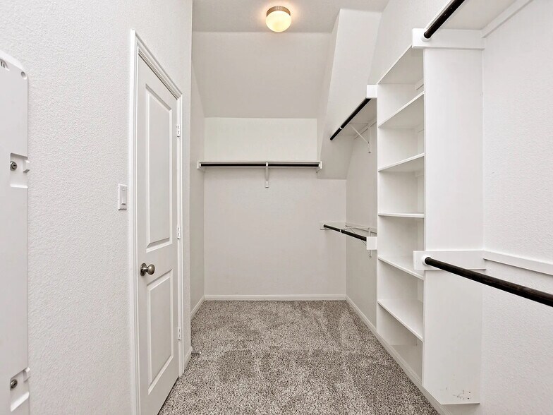 Building Photo - Room in House on Panzano Dr