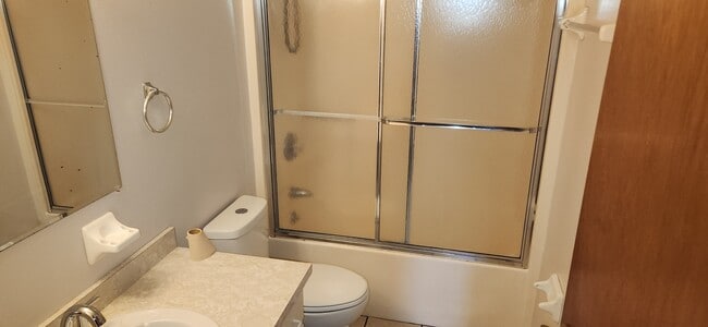 Building Photo - 242 Redbud Ln