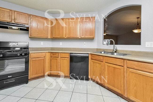 Building Photo - This charming ranch home is ready