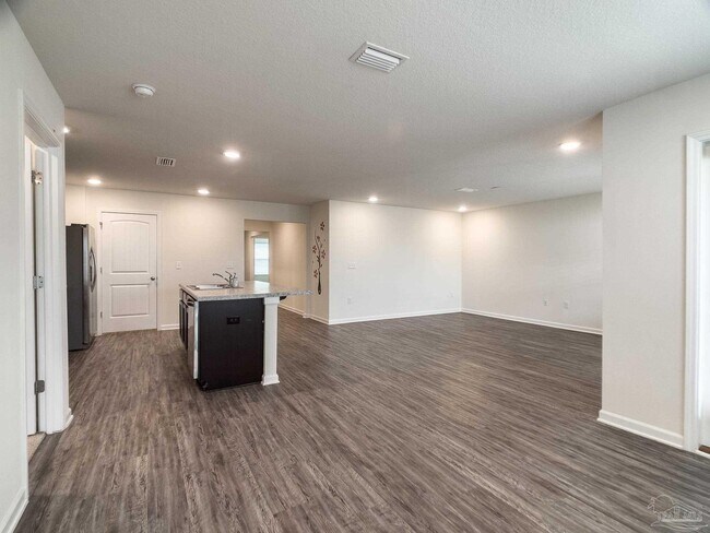 Building Photo - 5760 Blackhorse Cir