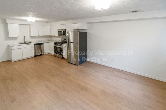 Building Photo - 8715 N Kelly Ct