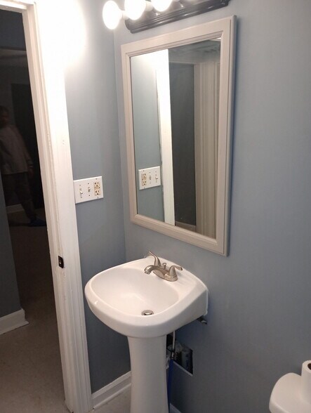 Downstairs bathroom - 3308 Kirby Ave