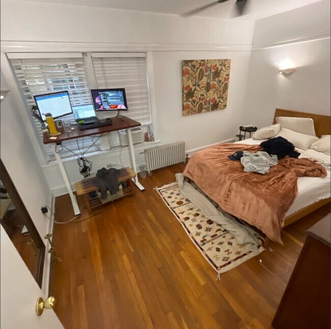 Building Photo - 683 W Wrightwood Ave