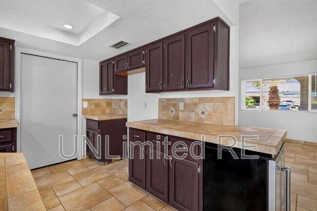 Building Photo - 2250 Atlantic Dr