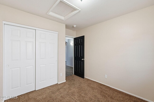 Building Photo - 21663 E Via Del Rancho Rd