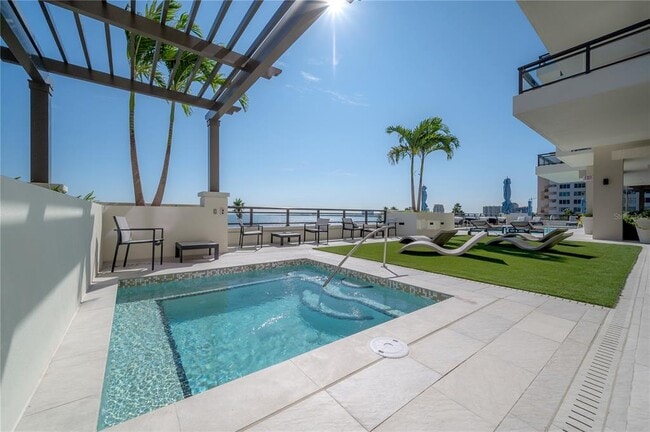 Building Photo - 2103 Bayshore Blvd