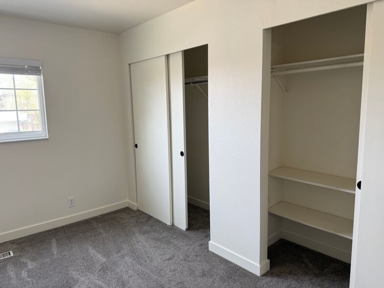 Building Photo - 81 W 300 N