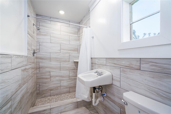 Building Photo - 17784 Front Beach Rd