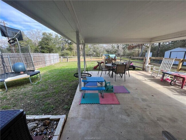 Building Photo - 11349 N Dowling Rd