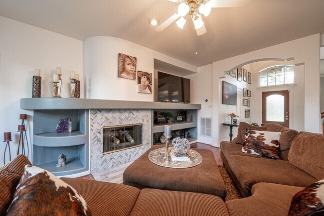 Building Photo - 1310 Big Pines