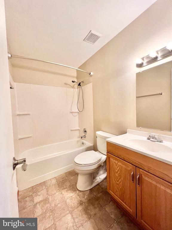 Building Photo - 5504 Woodlawn Manor Ct