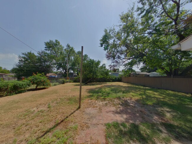 Building Photo - 2321 W Sunnybrook St