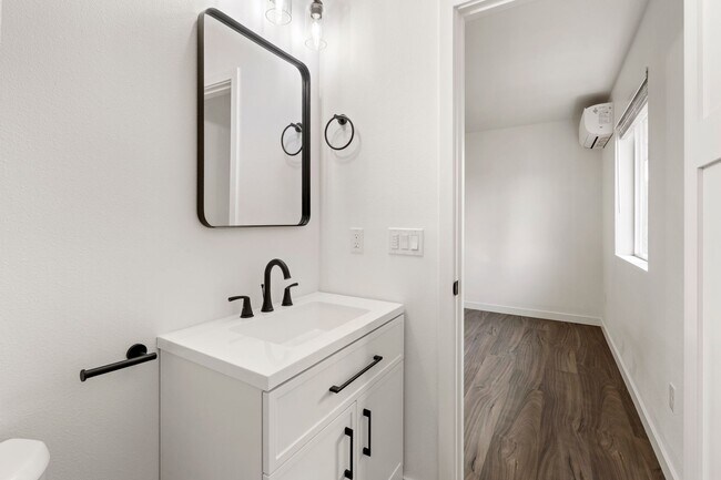 Building Photo - Brand new 3 bedroom 3 full bath townhouse in Thurston! MOVE IN SPECIAL!