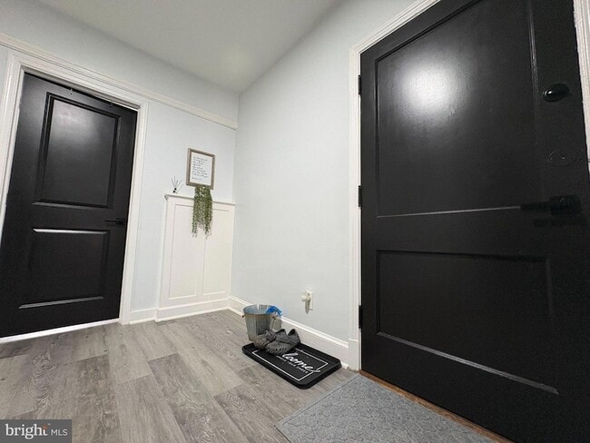 Building Photo - 165 35th St NE