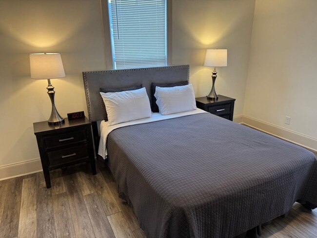 Building Photo - Fully Renovated Home just minutes from Downtown Rock Hill