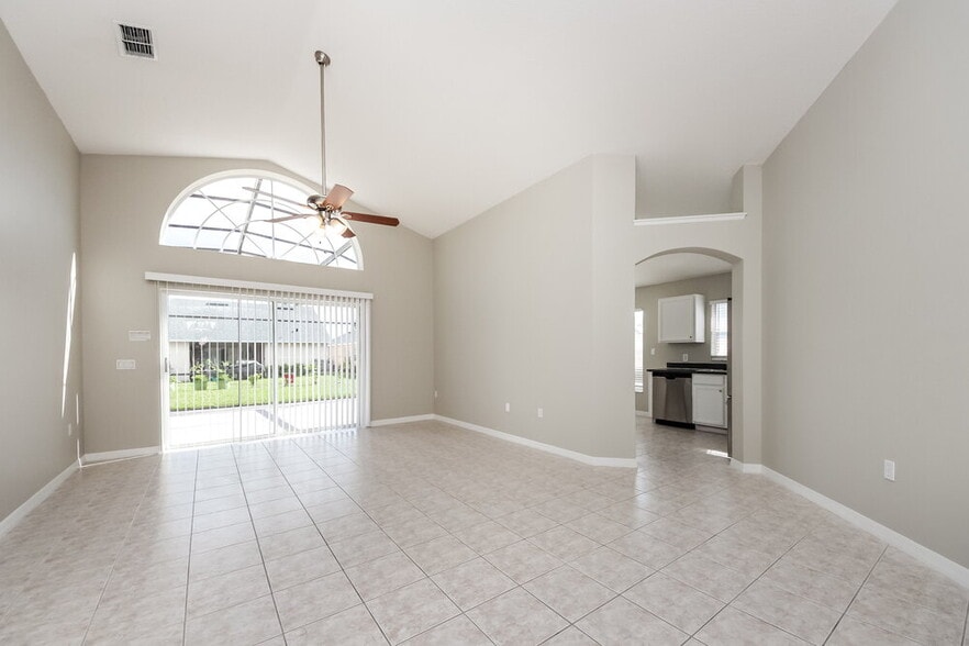 Building Photo - 4616 Falcon Ave