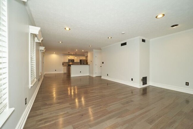 Building Photo - 4 BR with Great Floorplan in Carmel Schools!