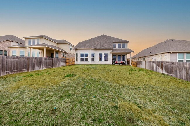 Building Photo - 2117 Prairie Oaks Dr