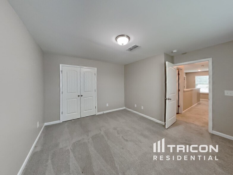 Building Photo - 333 Turney Ln