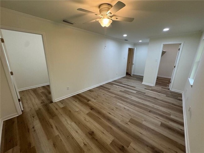 Building Photo - 1708 Bryan Ave