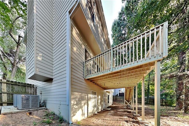 Building Photo - 215 Boca Ciega Ct