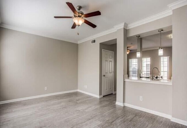 Building Photo - 3 bedroom in Houston TX 77030