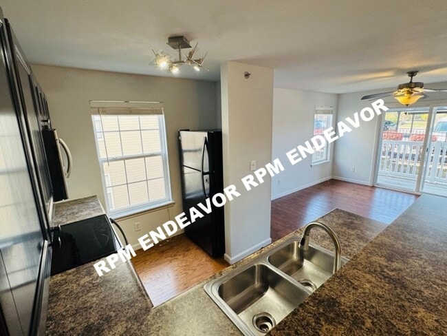 Building Photo - 2 Bed, 2 Bath, Move in Ready!