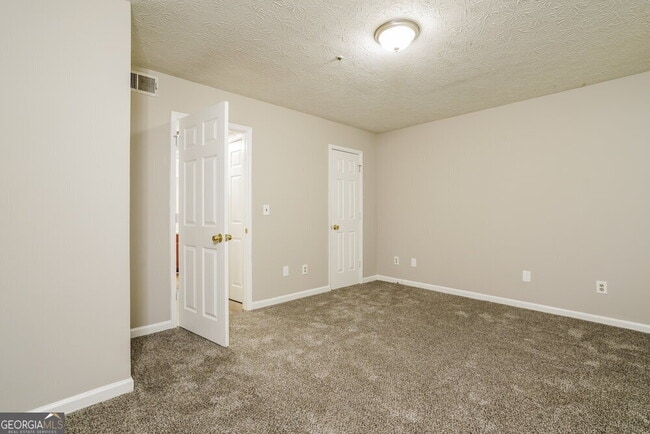 Building Photo - 2318 Wellington Cir