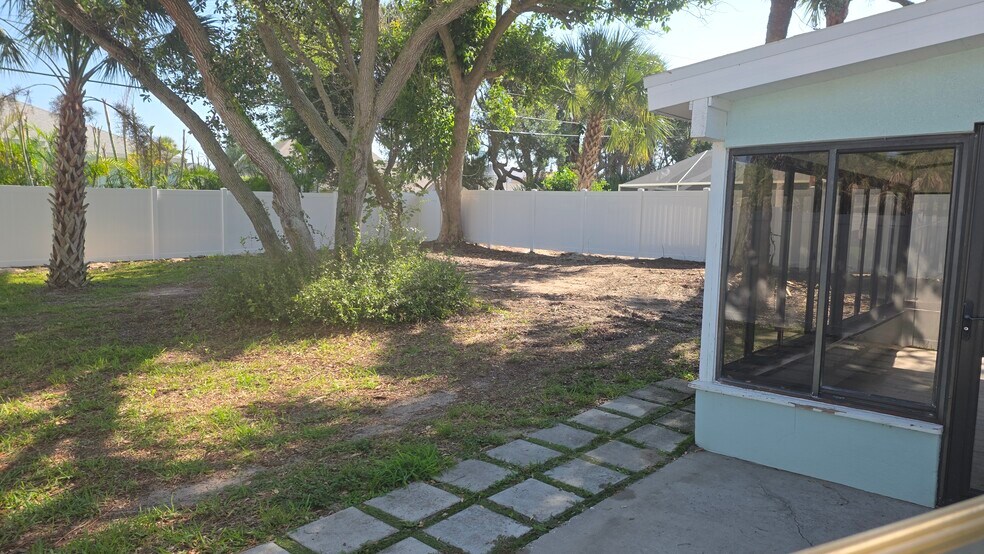 Building Photo - 138 Flamingo Dr