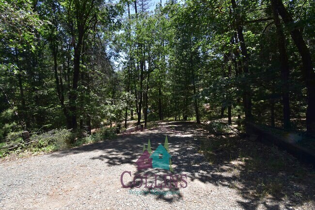 Building Photo - 12999 Capitol Dr