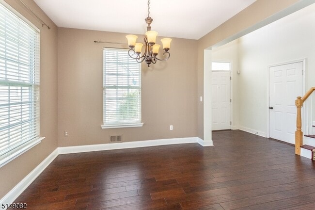 Building Photo - 135 Winding Hill Dr