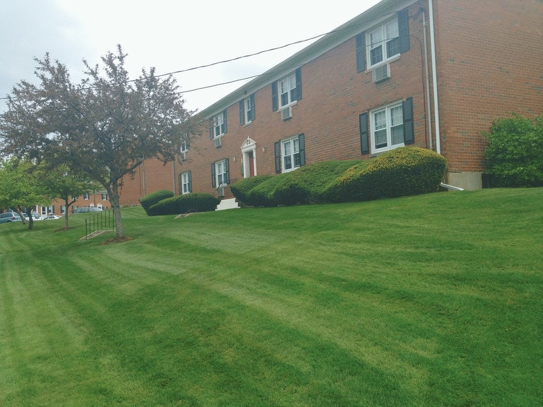 Terrace Estates Apartments 143 Shore Dr Peabody MA 01960 Apartment