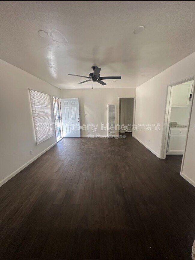 Building Photo - 14012 Sylvanwood Ave