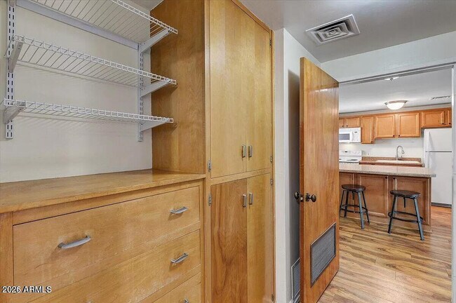 Building Photo - 6125 E Indian School Rd