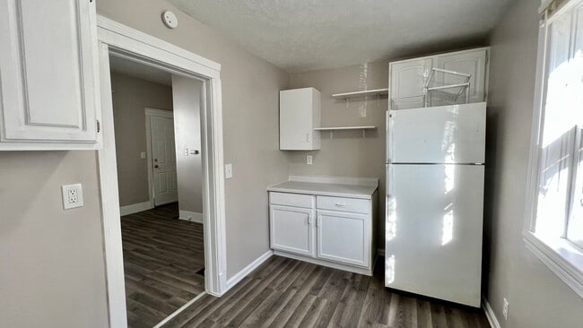 Building Photo - 860 Tenth NW