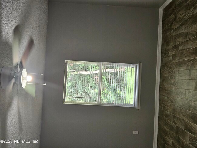 Building Photo - 2715 Lantana Lakes Dr