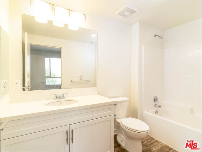 Building Photo - 12655 Bluff Creek Dr