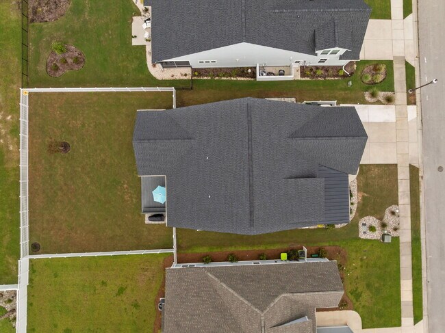 Building Photo - "Coastal Comfort Awaits: Spacious 3-Bed, 3-Bath Home in Holly Ridge!"
