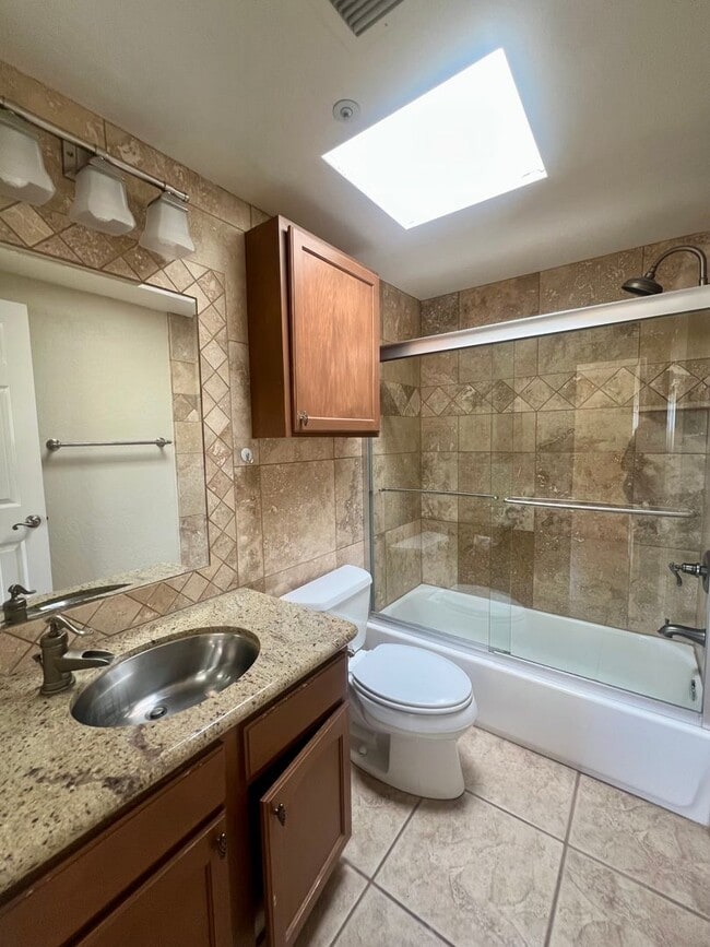 Building Photo - Unfurnished, 1-year long-term rental