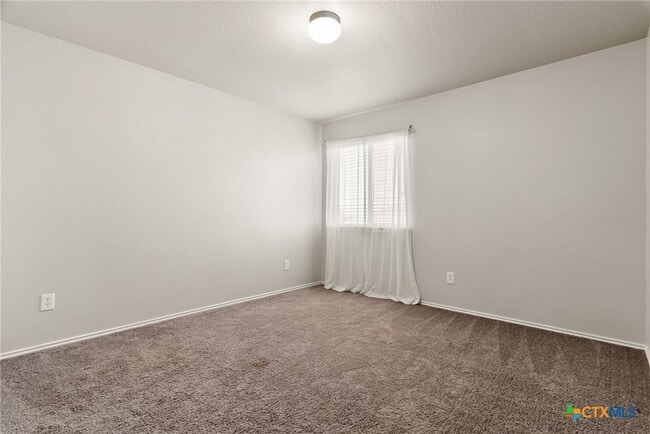 Building Photo - 2304 Scott Dr