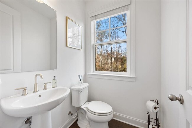 Building Photo - 6529 Beacon Dr