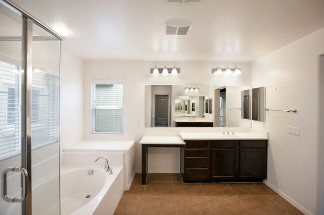 Building Photo - 3 Story Home With Large Loft IN Providence