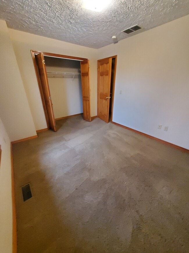 Building Photo - 601 Cypress Ave