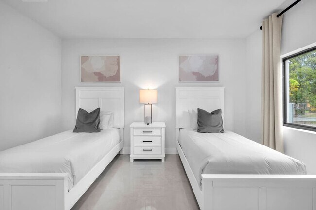 Building Photo - 2951 NW 13th St