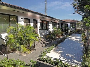 Building Photo - 8333 Harding Ave
