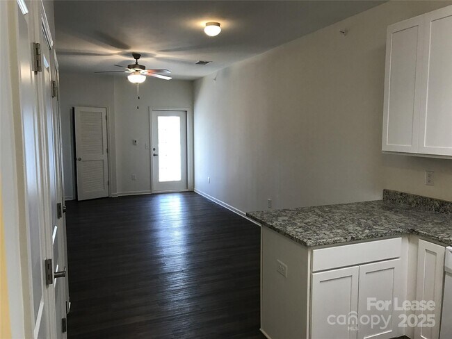 Building Photo - 17905 Delmas Dr