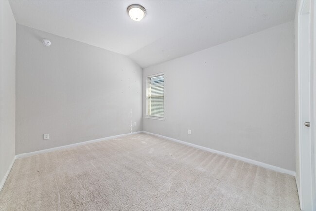 Building Photo - 21430 Poppy Pk Ave