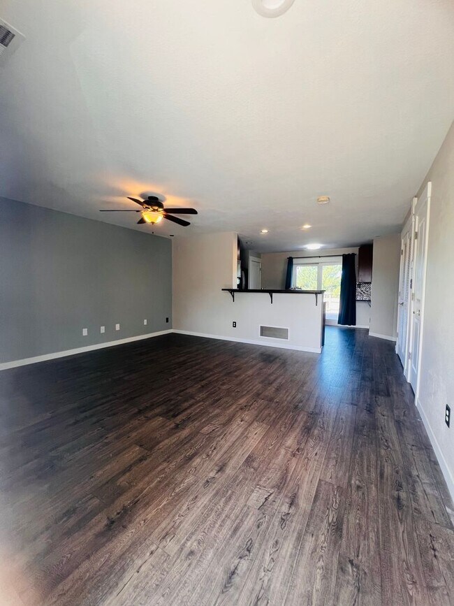 Building Photo - 6150 Rockville Dr
