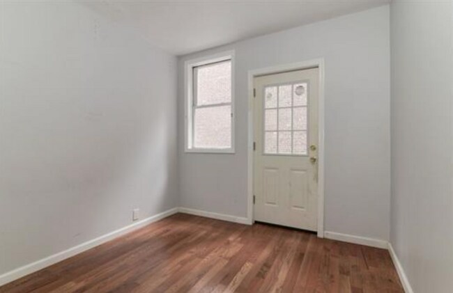 Building Photo - 62 Van Reypen St